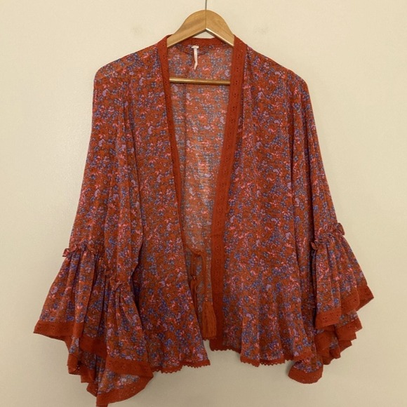 Free People Lola Kimono in Wild Red Ditsy Floral Tassel Tie Front Bell Sleeves S - Picture 4 of 15